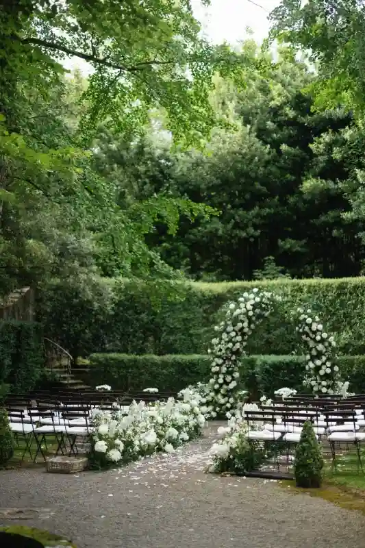An Estate Wedding for Amanda and Mike