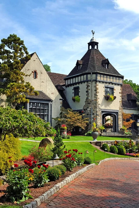 Pleasantdale Chateau