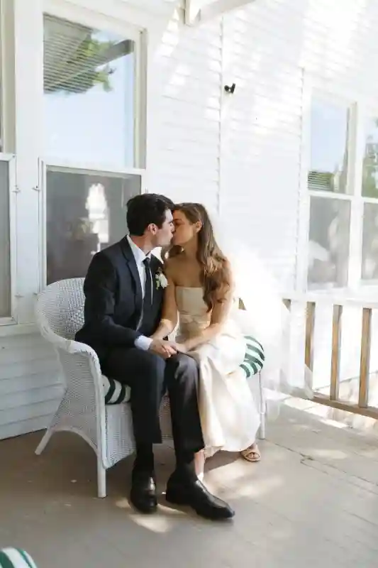 A Classic Wedding for Emma and Kyle