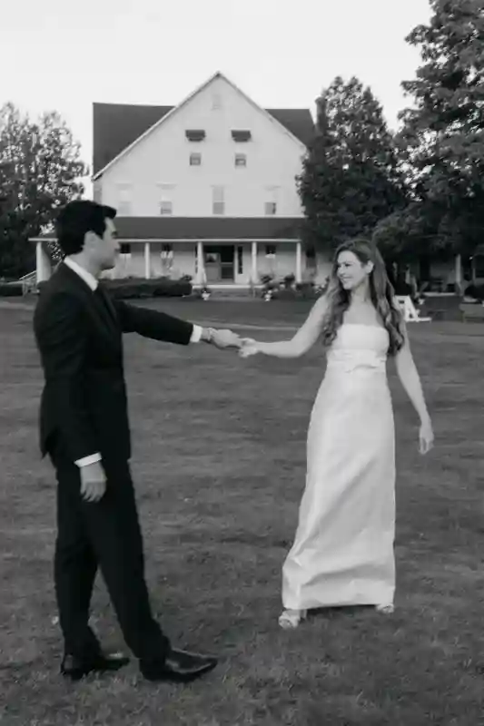 A Classic Wedding for Emma and Kyle