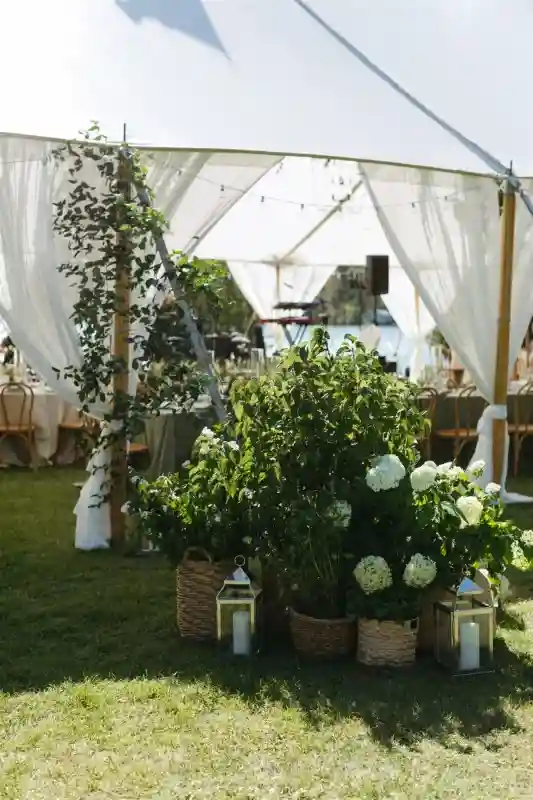 A Classic Wedding for Emma and Kyle