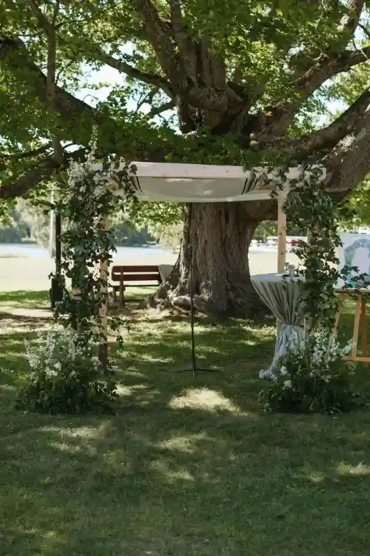 A Classic Wedding for Emma and Kyle