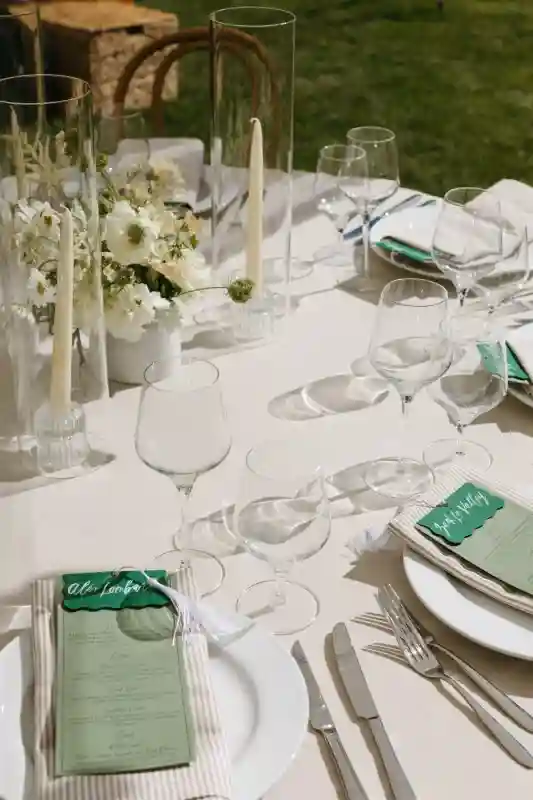 A Classic Wedding for Emma and Kyle