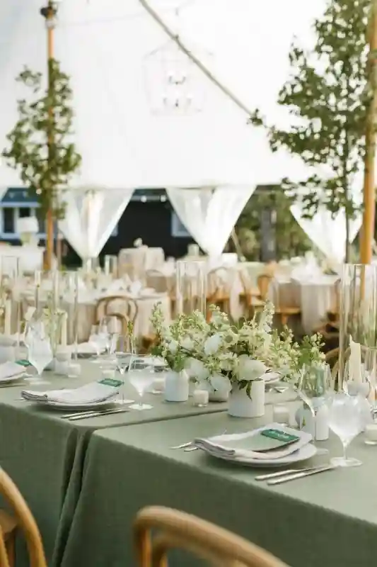 A Classic Wedding for Emma and Kyle
