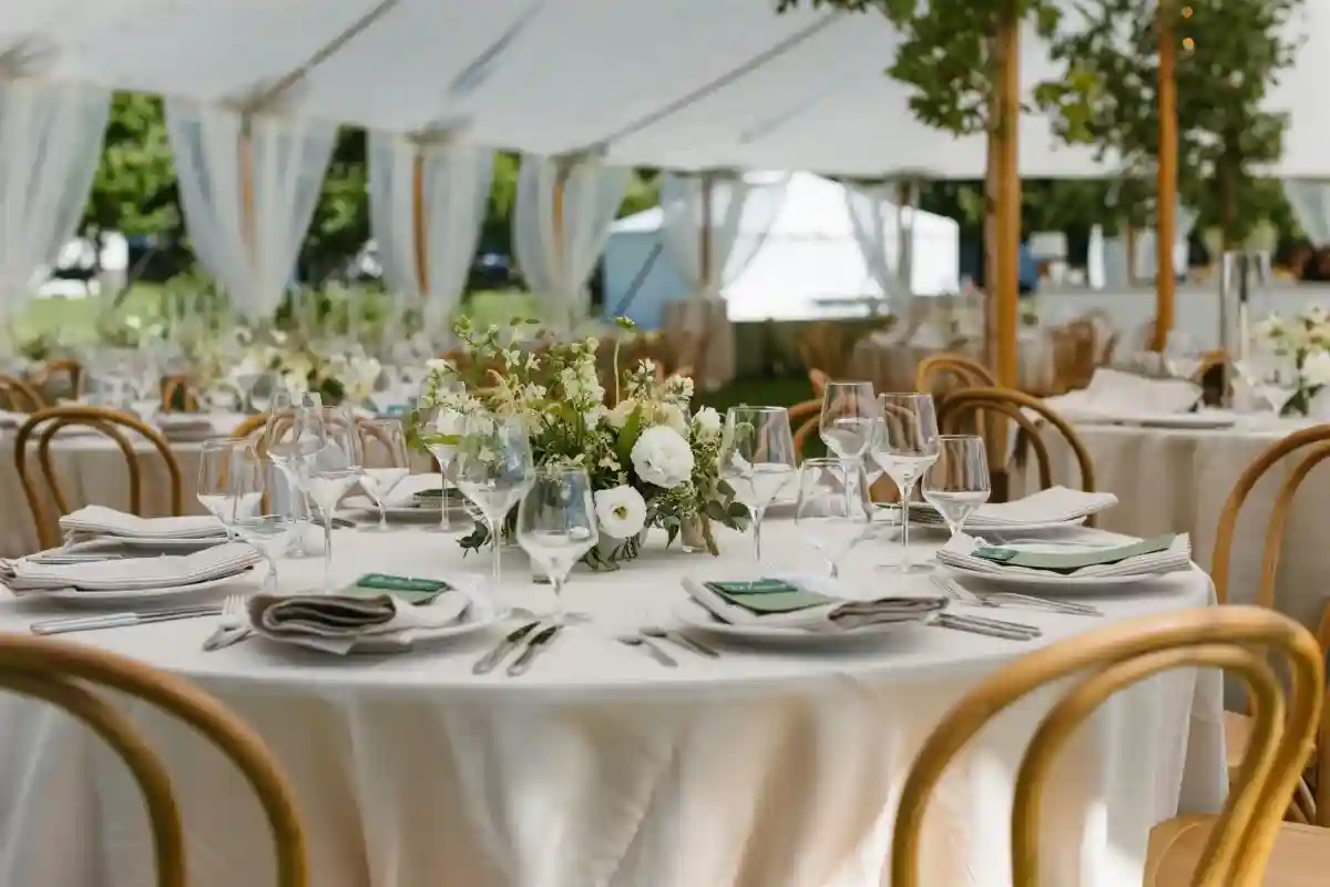 A Classic Wedding for Emma and Kyle