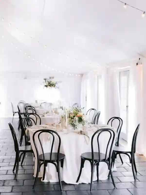 A Classic Wedding for Emma and Nick