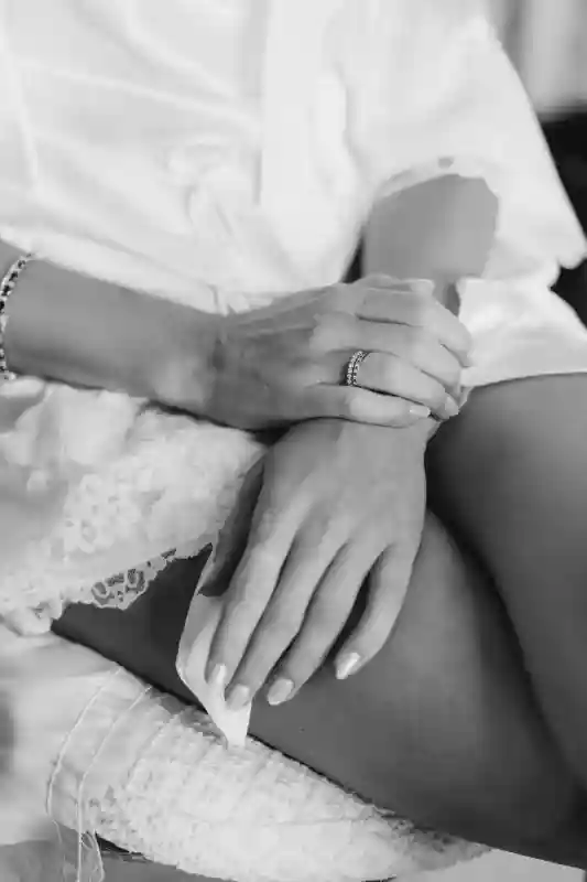 A Beach Wedding for Eva and Chris