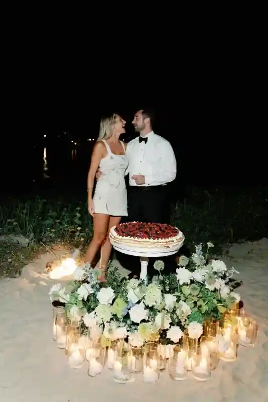 A Beach Wedding for Eva and Chris