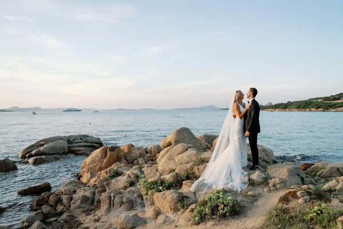 A Beach Wedding for Eva and Chris