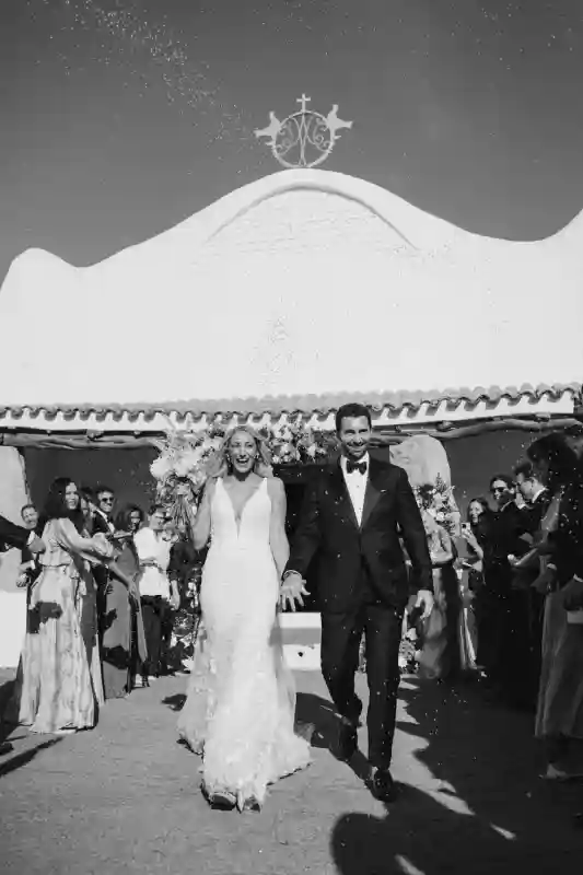 A Beach Wedding for Eva and Chris