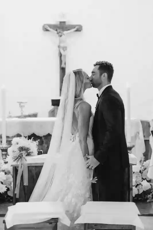 A Beach Wedding for Eva and Chris