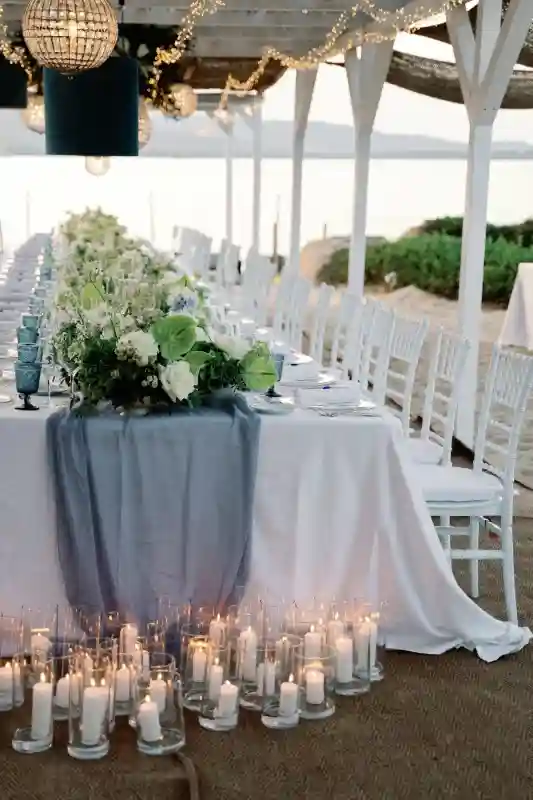 A Beach Wedding for Eva and Chris