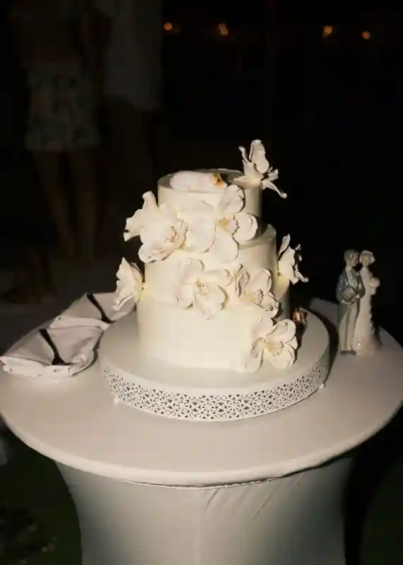 A Beach Wedding for Hannah and Dmitriy