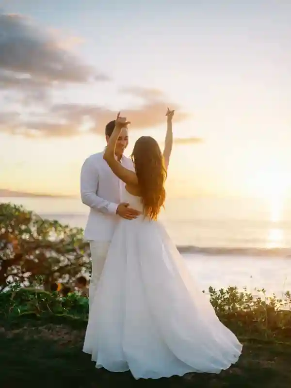 A Beach Wedding for Hannah and Dmitriy