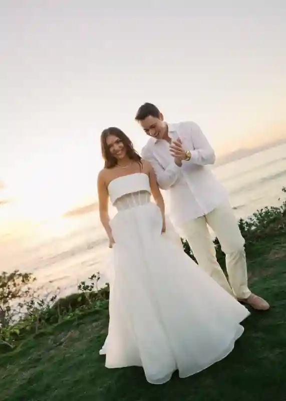 A Beach Wedding for Hannah and Dmitriy