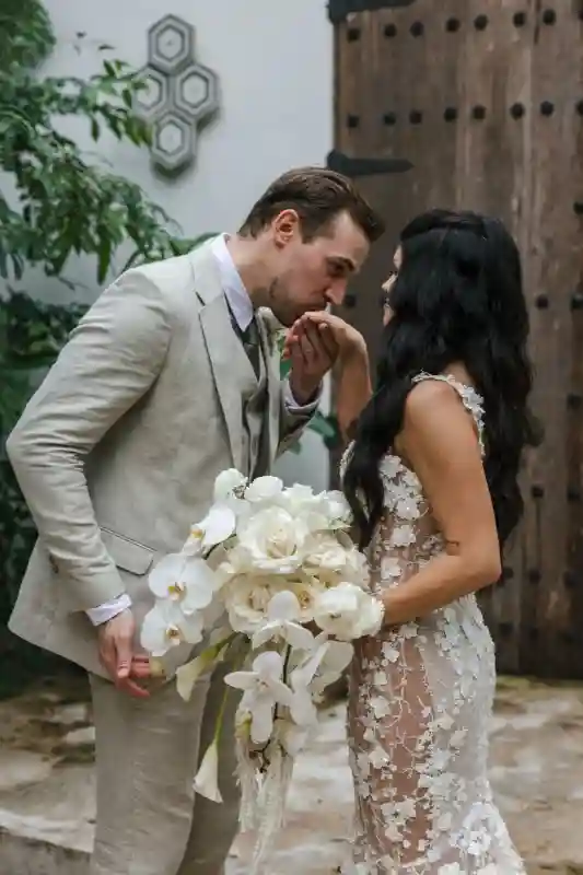 A Jungle Wedding for Lisa and Alejo