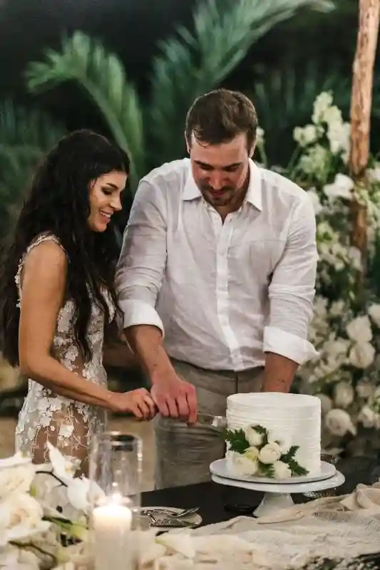 A Jungle Wedding for Lisa and Alejo