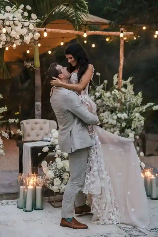 A Jungle Wedding for Lisa and Alejo