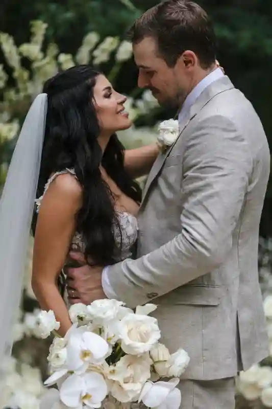 A Jungle Wedding for Lisa and Alejo