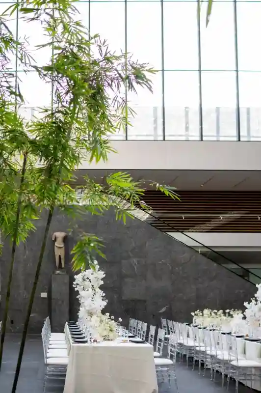 A Museum Wedding for Michelle and Tom