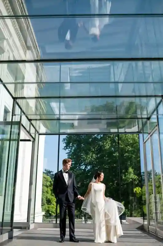 A Museum Wedding for Michelle and Tom