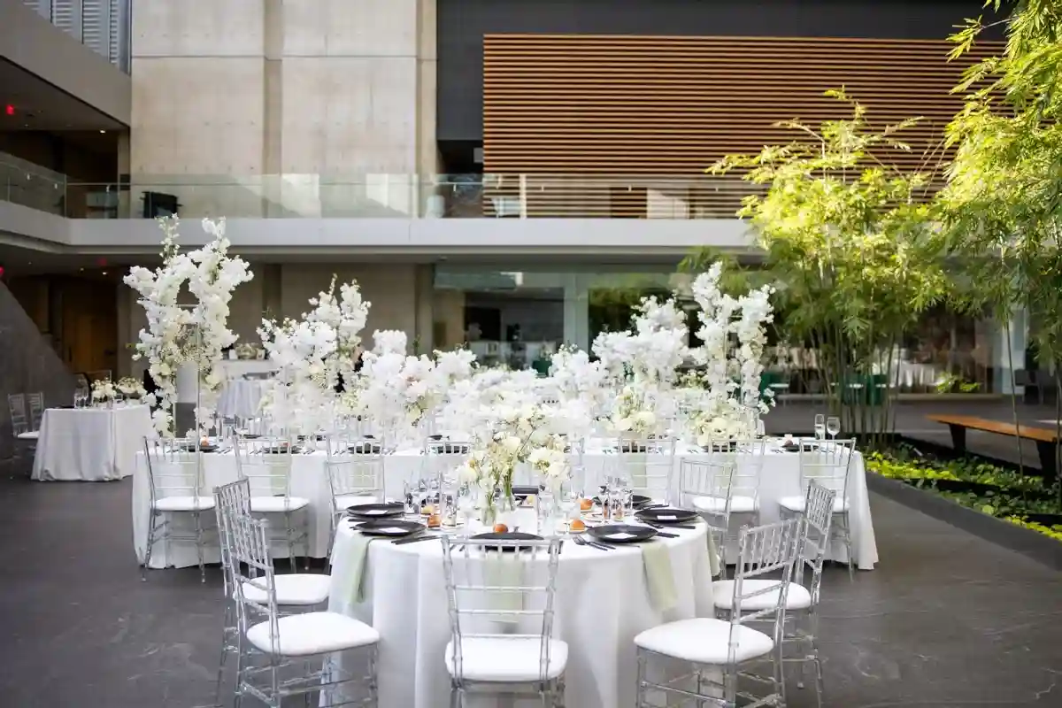 A Museum Wedding for Michelle and Tom