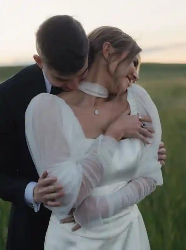 A Colorful Wedding for Piper and Jake