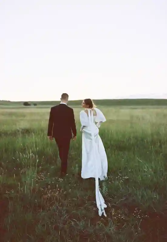 A Colorful Wedding for Piper and Jake