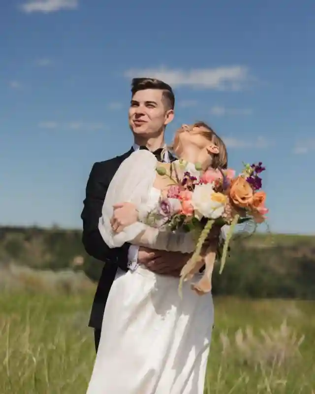 A Colorful Wedding for Piper and Jake