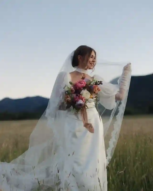 A Colorful Wedding for Piper and Jake