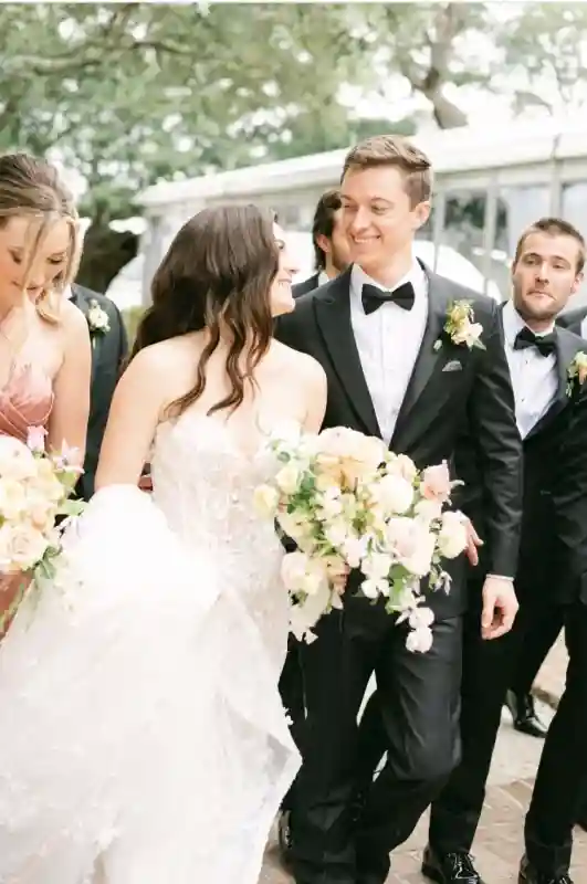 An Outdoor Wedding for Rachel and Cole