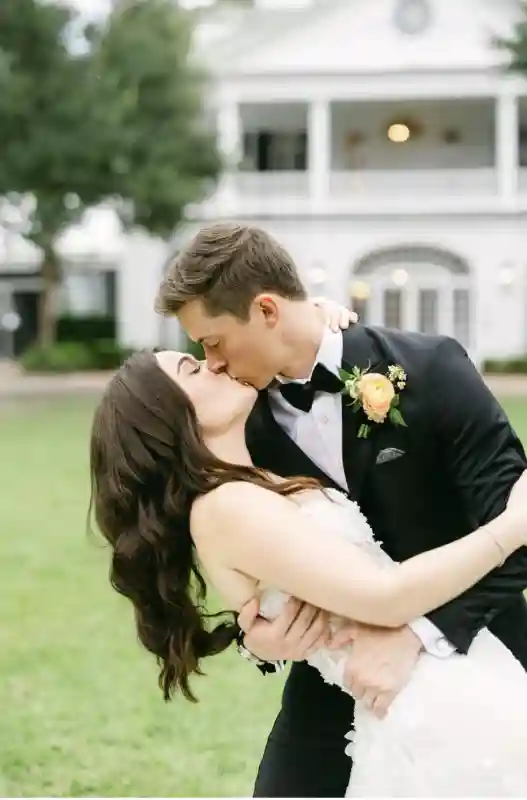 An Outdoor Wedding for Rachel and Cole