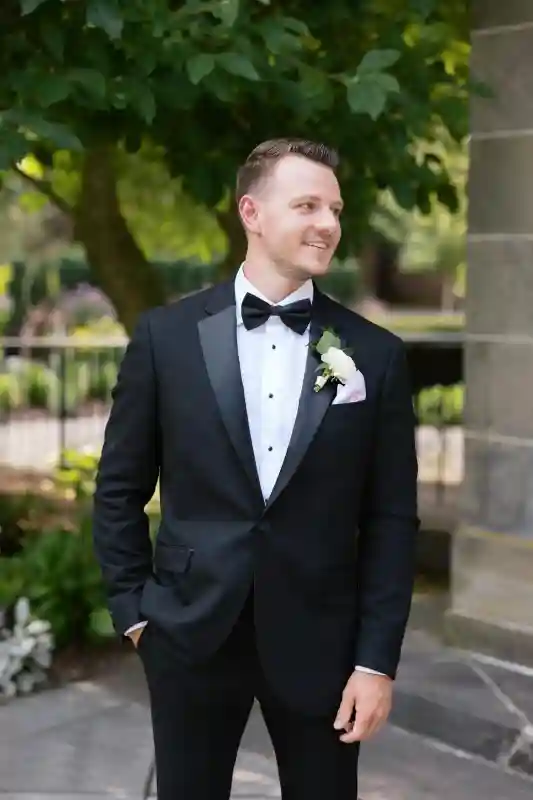 A Pink Wedding for Vanessa and David