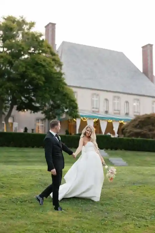 A Pink Wedding for Vanessa and David
